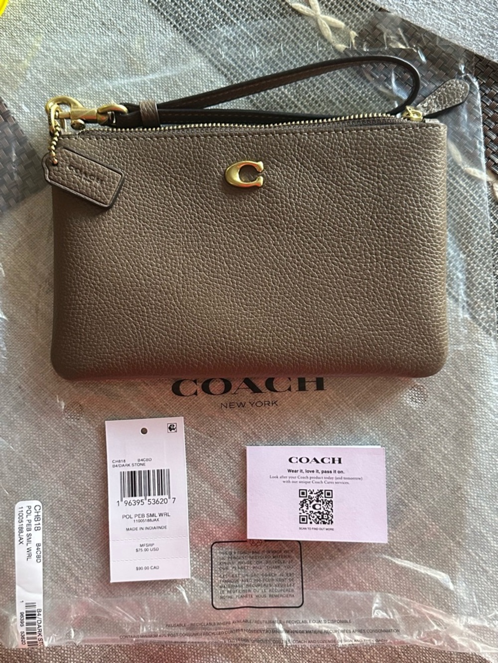 Coach Essential Corner zip Wristlet Wallet